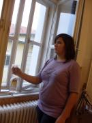  Betti ablakot tisztít